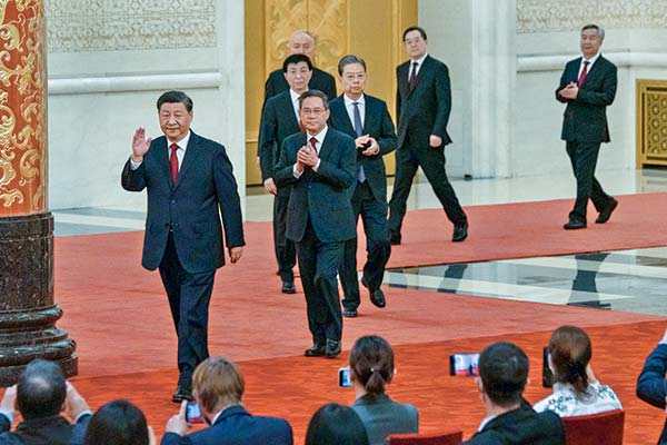 El politburó de 24 miembros del Presidente Xi Jinping es el principal órgano de toma de decisiones del Partido Comunista. Foto: Bloomberg