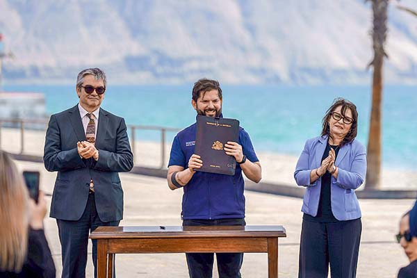 La ministra Hernando y el ministro Marcel acompañaron al Presidente en el norte. Foto: Presidencia