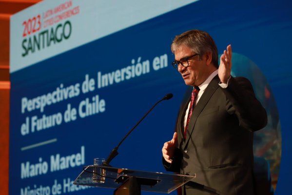 El mensaje de Marcel ante empresarios: "El actual gobierno en sus inicios no tenía el tema del crecimiento como un tema central"