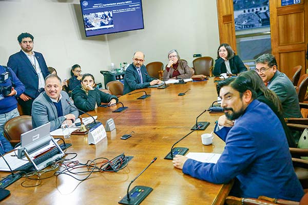 Este miércoles se reunió por primera vez la comisión investigadora de caso convenios.