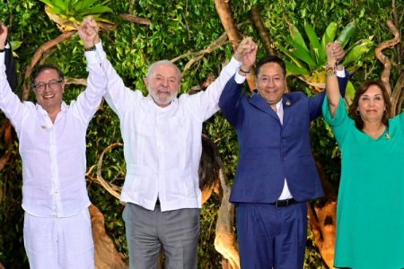 <p>Bolivia contempla inversión de brasileña Petrobras en extracción de litio</p>