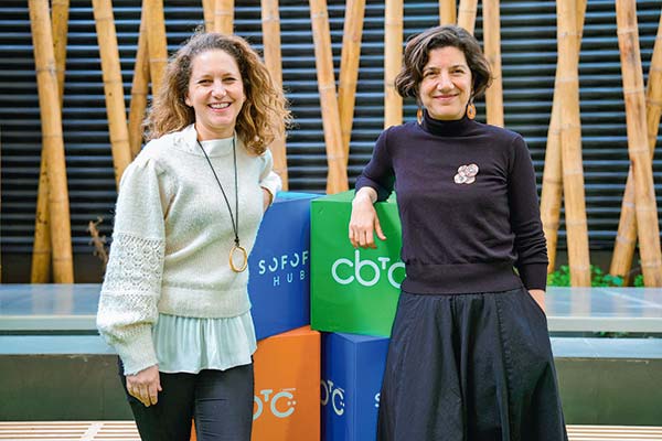 La presidenta de Sofofa, Rosario Navarro, y la ministra de Ciencia, Tecnología, Conocimiento e Innovación, Aisén Etcheverry.
