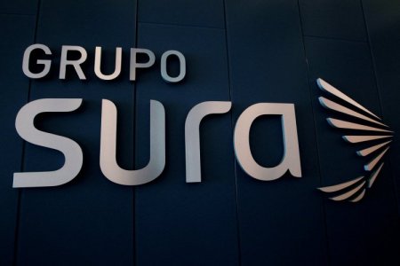 <p>Grupo SURA baja sus previsiones de ganancia para 2023, pero mejora guía a mediano plazo</p>