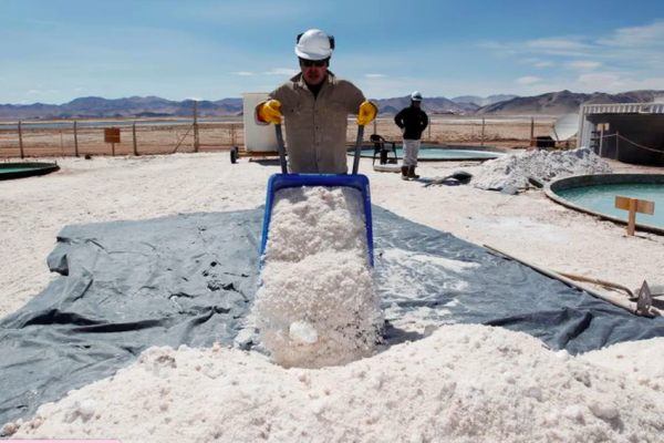 Brasileña Unipar comienza a vender insumo para la industria argentina del litio y Alpha Lithium revalora activo