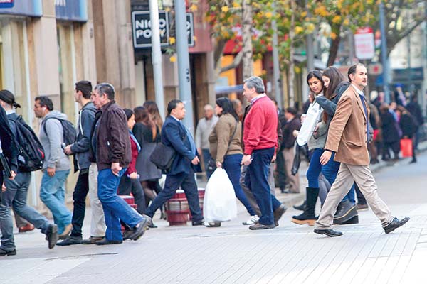 Panel Ciudadano: aumenta porcentaje de personas que prefiere que 6% de cotización adicional vaya a las cuentas individuales
