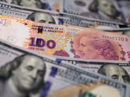 <p>¿Terminó el efecto Milei?: Dólar Blue en Argentina cierra con retroceso en última jornada de la semana</p>