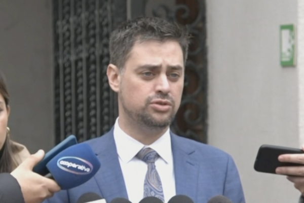 <p>Ahora en DF | Diputados PS Cicardini y Manouchehri sobre embajadora de Chile en Reino Unido</p>