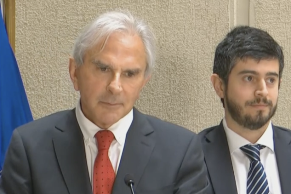 <p>Ahora en DF | Parlamentarios ingresan denuncia a la Fiscalía por eventual tráfico de influencias de exembajadora</p>