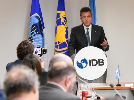 <p>Dólar Blue cierra con leve alza en Argentina, tras la definición de las negociaciones con el FMI</p>