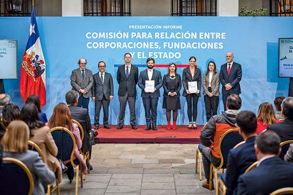 Integrantes de la comisión presentaron sus propuesta al Presidente Boric. Foto: Presidencia