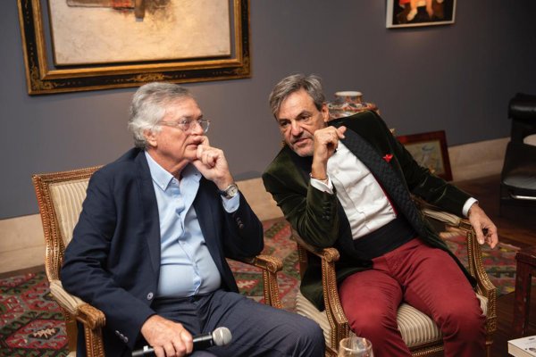 La escultura que Nicolás Ibáñez regaló a Piñera en agosto de 2023