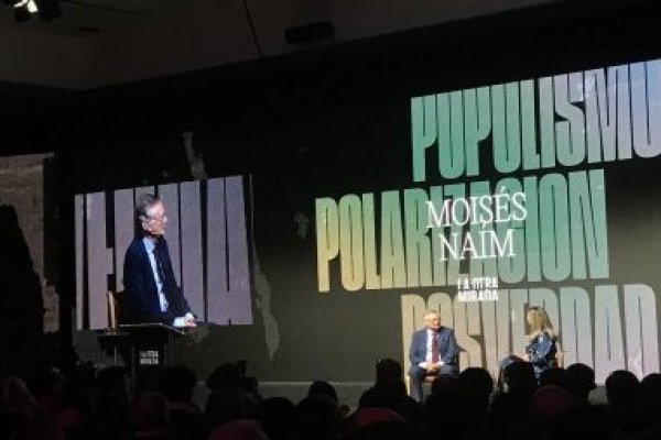 La fórmula de Moisés Naím para que Chile sea ejemplo en reformas: "Alianzas, pero con gente que tú detestas"