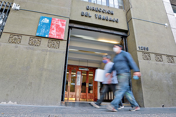 <p>DT delinea los términos para la organización sindical de los trabajadores de App</p>