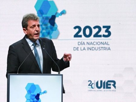 Argentina libera las importaciones de las PYME industriales, sector clave de la economía
