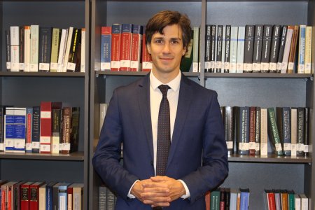 Iván Carrino, economista argentino: “El beneficio de la dolarización es una reducción rápida de la inflación”