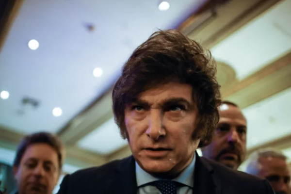 El duro editorial de The Economist: "Javier Milei sería un peligro para la democracia en Argentina"