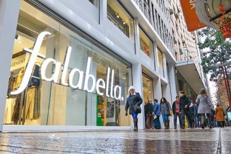 Fitch le asigna perspectiva negativa a Falabella: alude a deterioro operacional y poca reducción de deuda