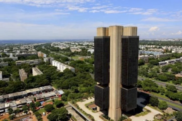 Banco Central de Brasil recorta la tasa de interés en 50 puntos por segunda vez consecutiva