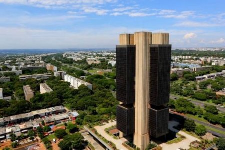 <p>Banco Central de Brasil recorta la tasa de interés en 50 puntos por segunda vez consecutiva: es la cifra más baja en 16 meses</p>