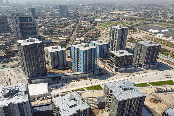 Uno de los legados que dejarán los juegos es la Villa Santiago 2023 en Cerrillos, departamentos que luego serán entregados como viviendas definitivas a 1.355 familias. Foto: Agencia Uno