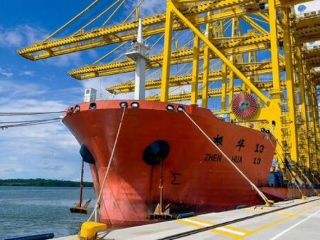 <p>Tráfico portuario de Colombia cae en el primer semestre: hubo más buques movilizados, pero menos volúmen de carga</p>