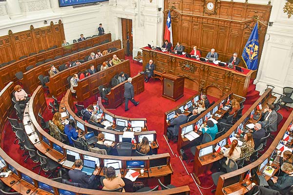 Situación en el Pleno del Consejo Constitucional alerta al Congreso que entra al debate por el curso del proceso