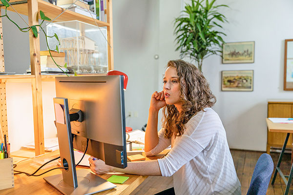 ¿Cuán flexible es el teletrabajo en el mundo? La discusión que se abre en Chile tras el fin de la alerta sanitaria