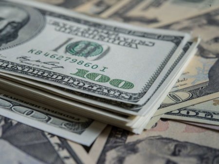 Dólar blue imparable: alcanzó la barrera de los 800 pesos a menos de una mes de las elecciones