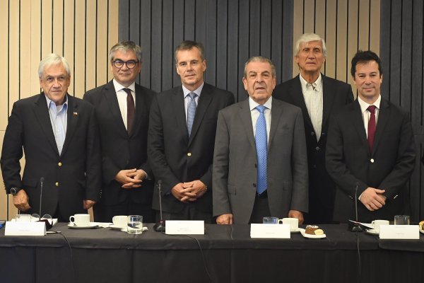 Ministro Marcel expone ante actores de la industria de infraestructura sobre las reformas para agilizar el sector