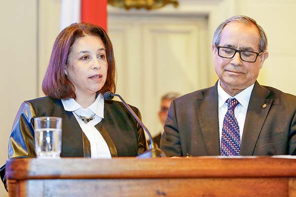 Los parlamentarios Ximena Órdenes y Kenneth Pugh durante el lanzamiento del Foro Nacional de Cibserguridad.