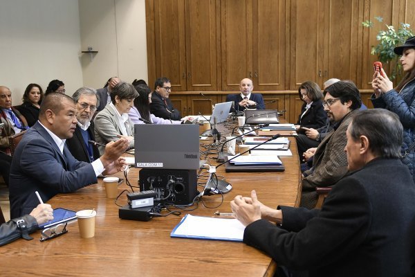 La Comisión de Salud del Senado delineó este martes el cronograma para la ley corta de isapres. Foto: Agencia Uno