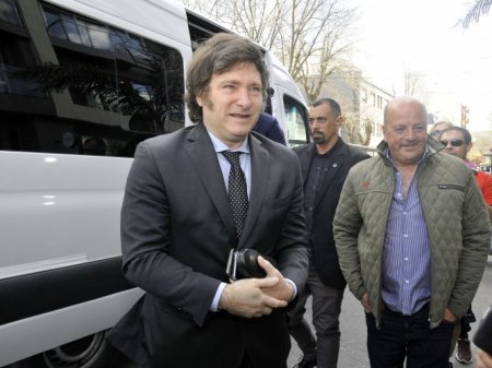 Milei descartó que vaya a defaultear la deuda con el FMI: "No se puede agitar el caos"