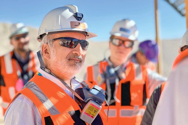 Ajustes, renuncias y mucho terreno: el frenético aterrizaje de Rubén Alvarado en la presidencia ejecutiva de Codelco
