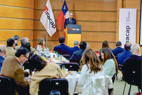 Mewes lideró un nuevo encuentro de la iniciativa “Gremios por Chile”.