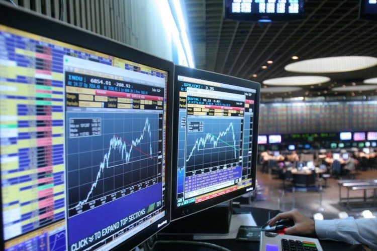 <p>A días de las elecciones en Argentina, los inversionistas se refugian ante una posible devaluación</p>