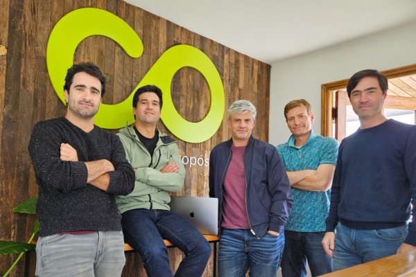 Pablo Albarrán (primero a la izquierda) junto a parte del equipo de Ecoterra.