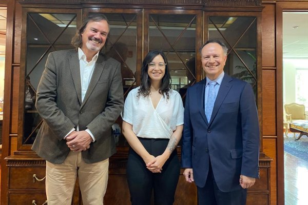 El vicepresidente ejecutivo de la Corfo, José Miguel Benavente, la subsecretaria de Economía, Javiera Petersen, y el presidente de la ABIF, José Manuel Mena.