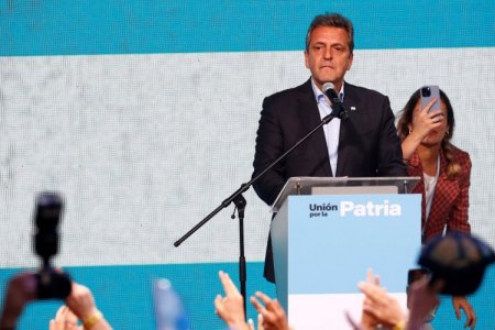 Argentina vuelve a sorprender: el oficialista Sergio Massa gana la primera vuelta y va a balotaje con Javier Milei