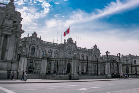 Fitch y S&P rebajan proyección de crecimiento de Perú
