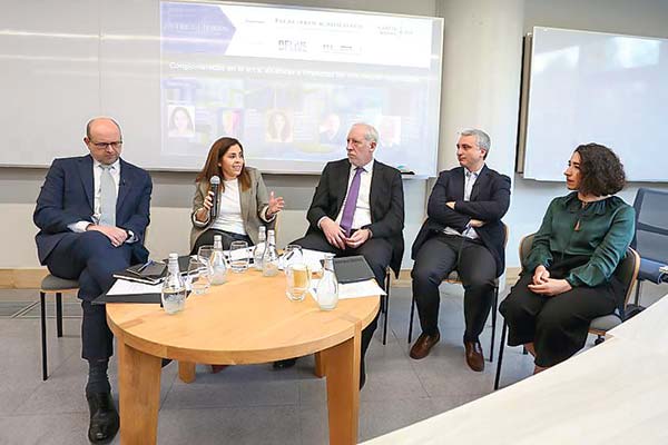 En el encuentro participaron Alejandro Ferreiro, Paula Vargas, Enrique Vergara, Jorge Fantuzzi y Mabel Ahumada.