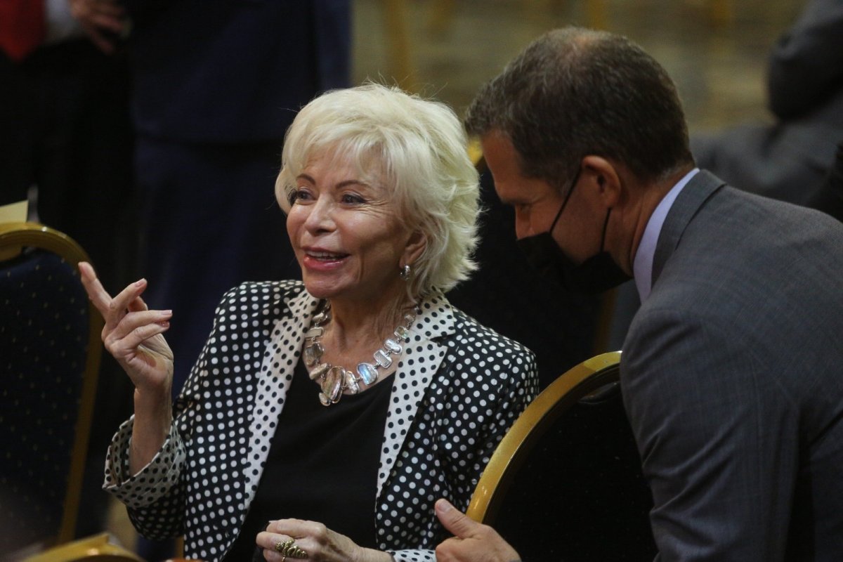 <p>Isabel Allende: “Cuando esté en mi lecho de muerte, quiero calcetines calentitos y un mamífero peludo”</p>