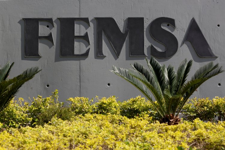 <p>Femsa planea completar venta de activos el próximo año para recortar deuda</p>