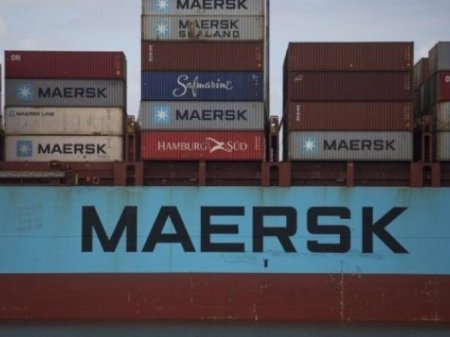 <p>Maersk recorta 10 mil puestos de trabajo ante el debilitamiento del comercio mundial y sus acciones se desploman</p>