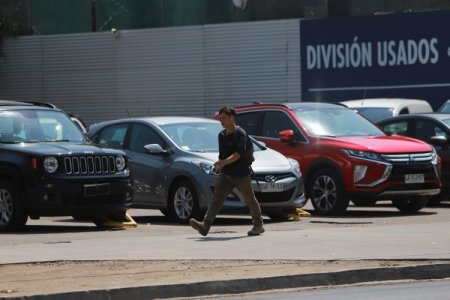 <p>¿Qué pasa en Colombia y Perú con los autos usados?: ventas disminuyen en todos los segmentos, pero crecen en los eléctricos</p>