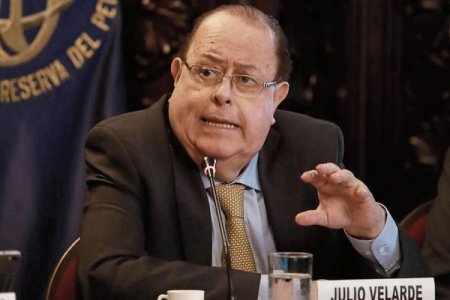 <p>Julio Velarde: “Hay la sensación de que Latinoamérica está siendo más marginal dentro del mundo”</p>