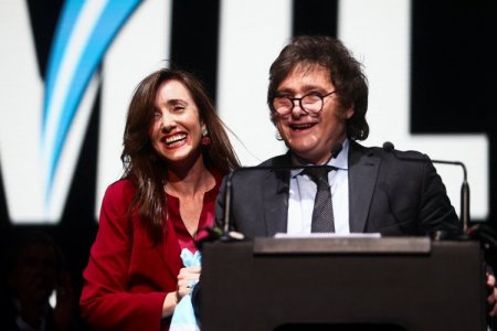 <p>Victoria Villarruel, vicepresidenta de Milei, aseguró que la dolarización "se hará con los ahorros de los argentinos"</p>