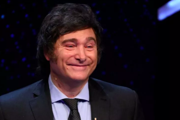 Milei, el radical argentino, se esfuerza por reinventarse para la segunda vuelta electoral