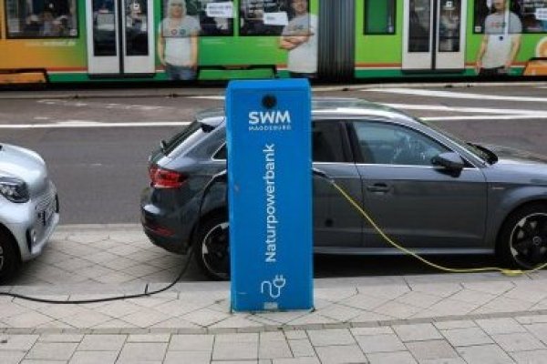 Los vehículos eléctricos son el único punto positivo en la lucha contra el cambio climático, según un estudio