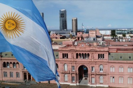 <p>Balotaje presidencial acapara atención en escéptico mercado financiero de Argentina</p>