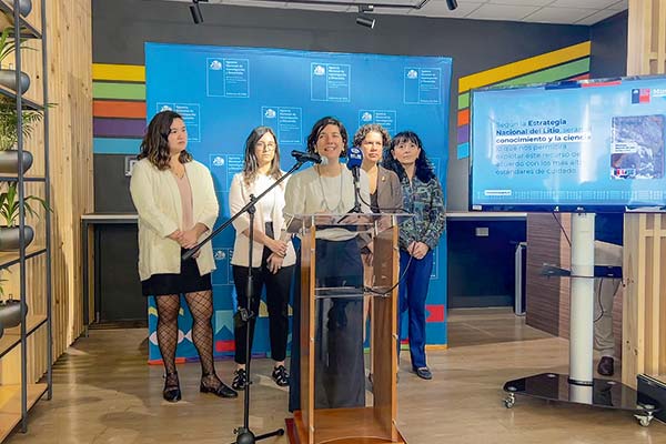 La ministra de Ciencia, Aisén Etcheverry, encabezó el lanzamiento del concurso.